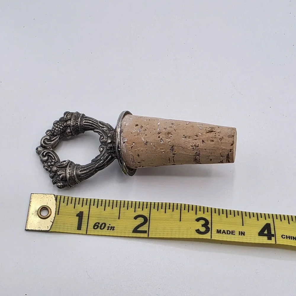 Vintage Reed‎ &  Barton Silver Tone Grape Vine Cork Stopper Wine Bottle Sealer